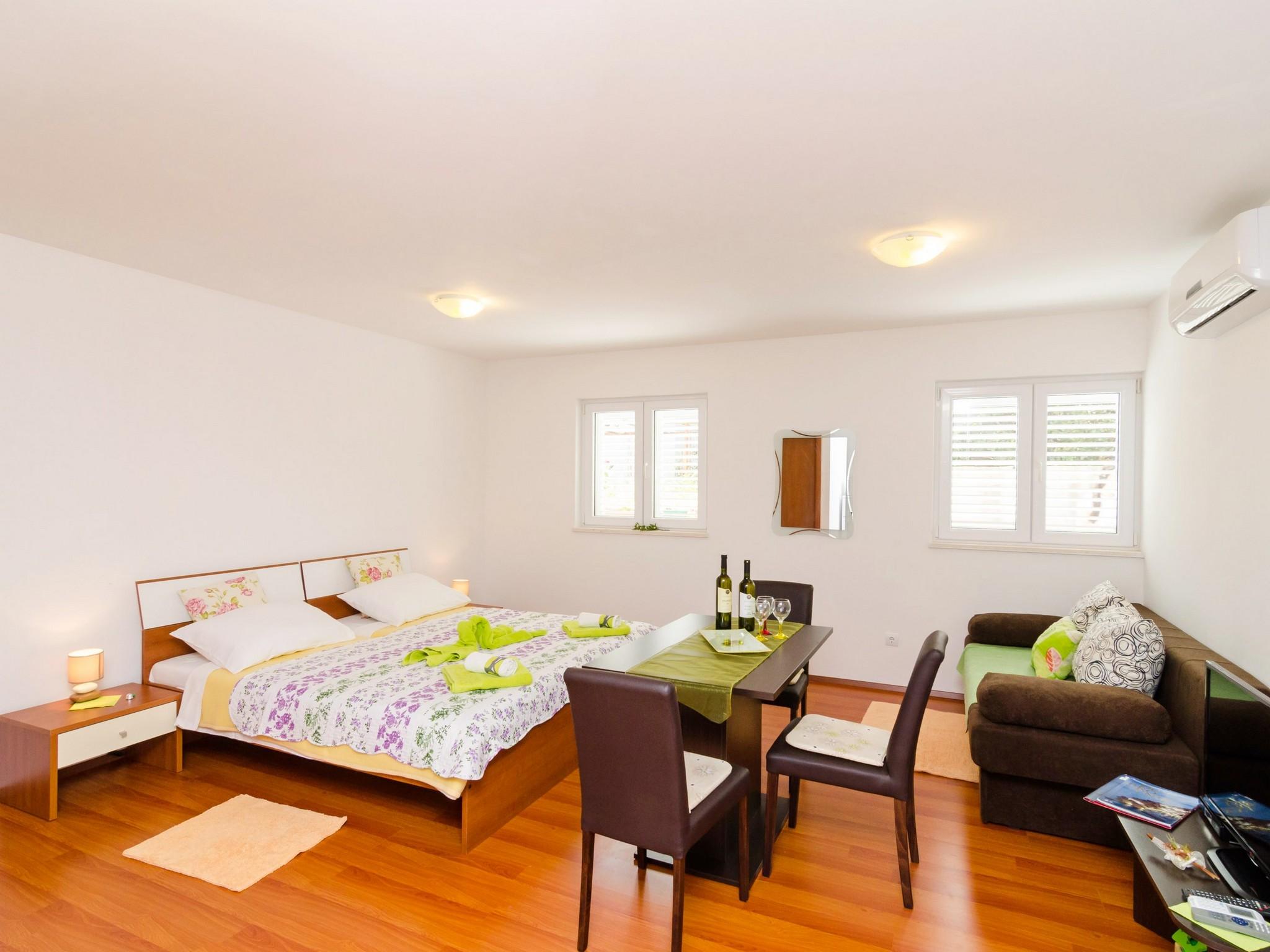 Apartment Mira