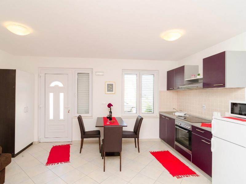 Mira Apartment *